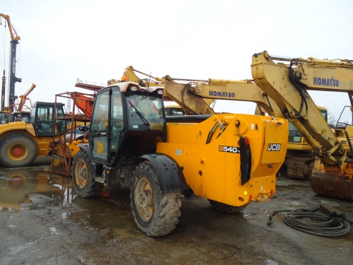 Телескопический погрузчик JCB540-140 купить в компании Рабочие Машины