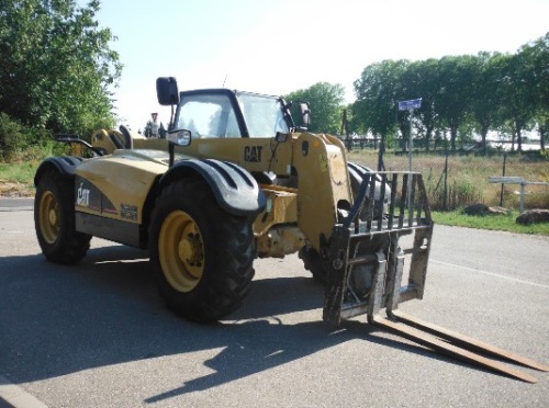 Телескопический погрузчик Caterpillar TH330B купить в компании Рабочие Машины