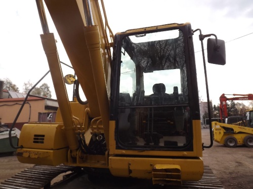 Экскаватор гусеничный Komatsu PC210LC-8K купить в компании Рабочие Машины