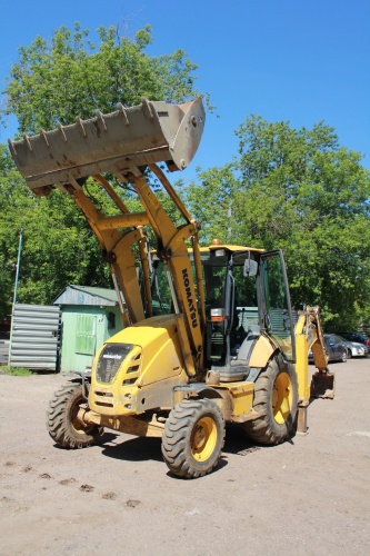 Экскаватор - погрузчик KOMATSU WB93R купить в компании Рабочие Машины