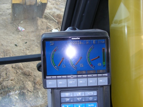 гусеничный экскаватор Komatsu PC220 купить в компании Рабочие Машины