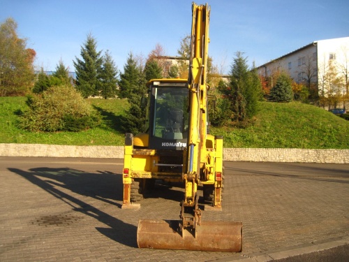 Экскаватор-погрузчик Komatsu WB93S-5 купить в компании Рабочие Машины