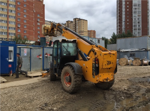 Телескопический погрузчик JCB LOADALL 540-140 купить в компании Рабочие Машины