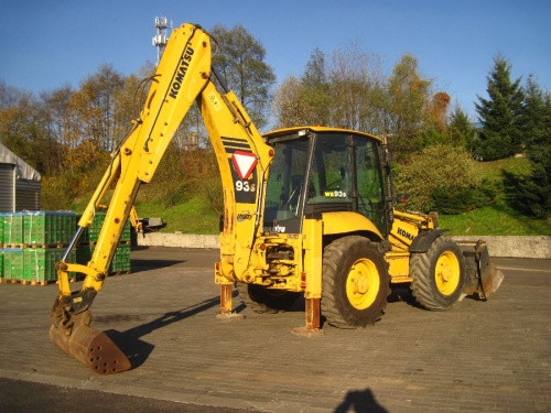 Экскаватор-погрузчик Komatsu WB93S-5 купить в компании Рабочие Машины