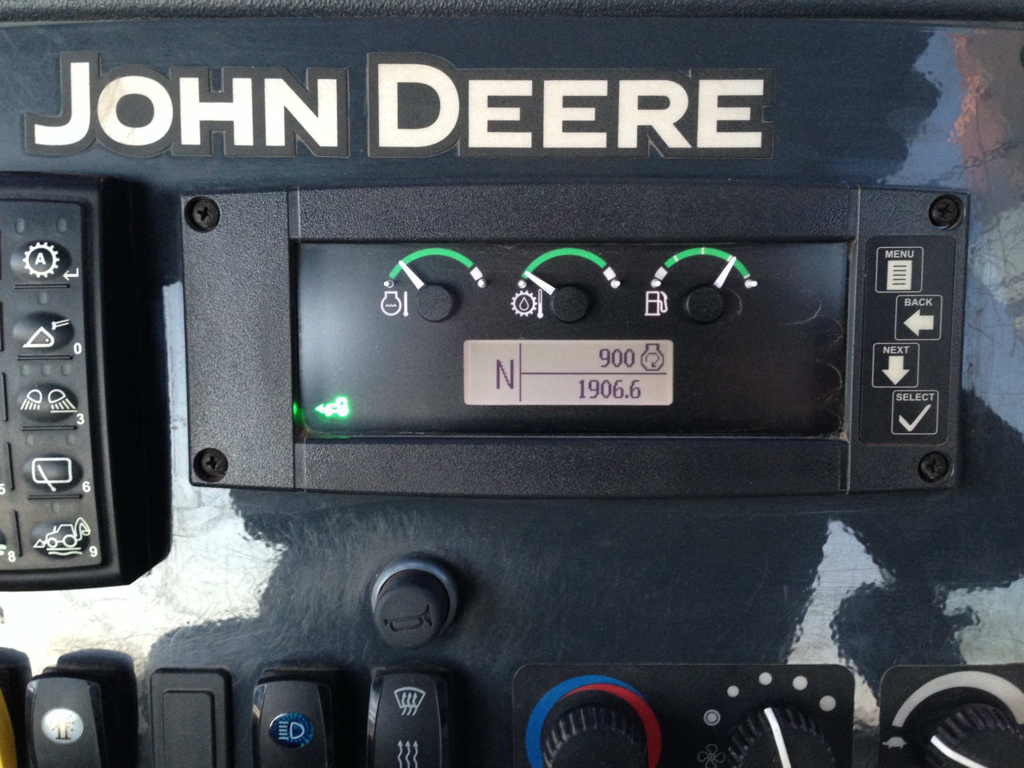 экскаватор-погрузчик John Deere 325K купить в компании Рабочие Машины