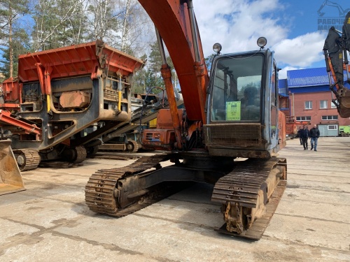 Гусеничный экскаватор Hitachi EX200 купить в компании Рабочие Машины