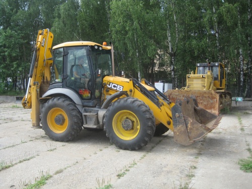 Экскаватор-погрузчик JCB 4CX купить в компании Рабочие Машины
