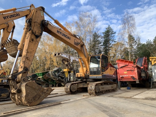 Экскаватор гусеничный HYUNDAI R210 купить в компании Рабочие Машины