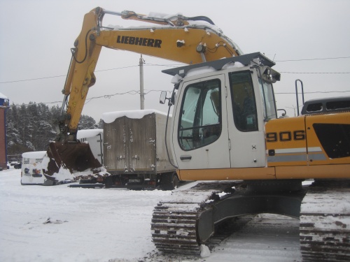 Экскаватор гусеничный Liebherr 906 купить в компании Рабочие Машины