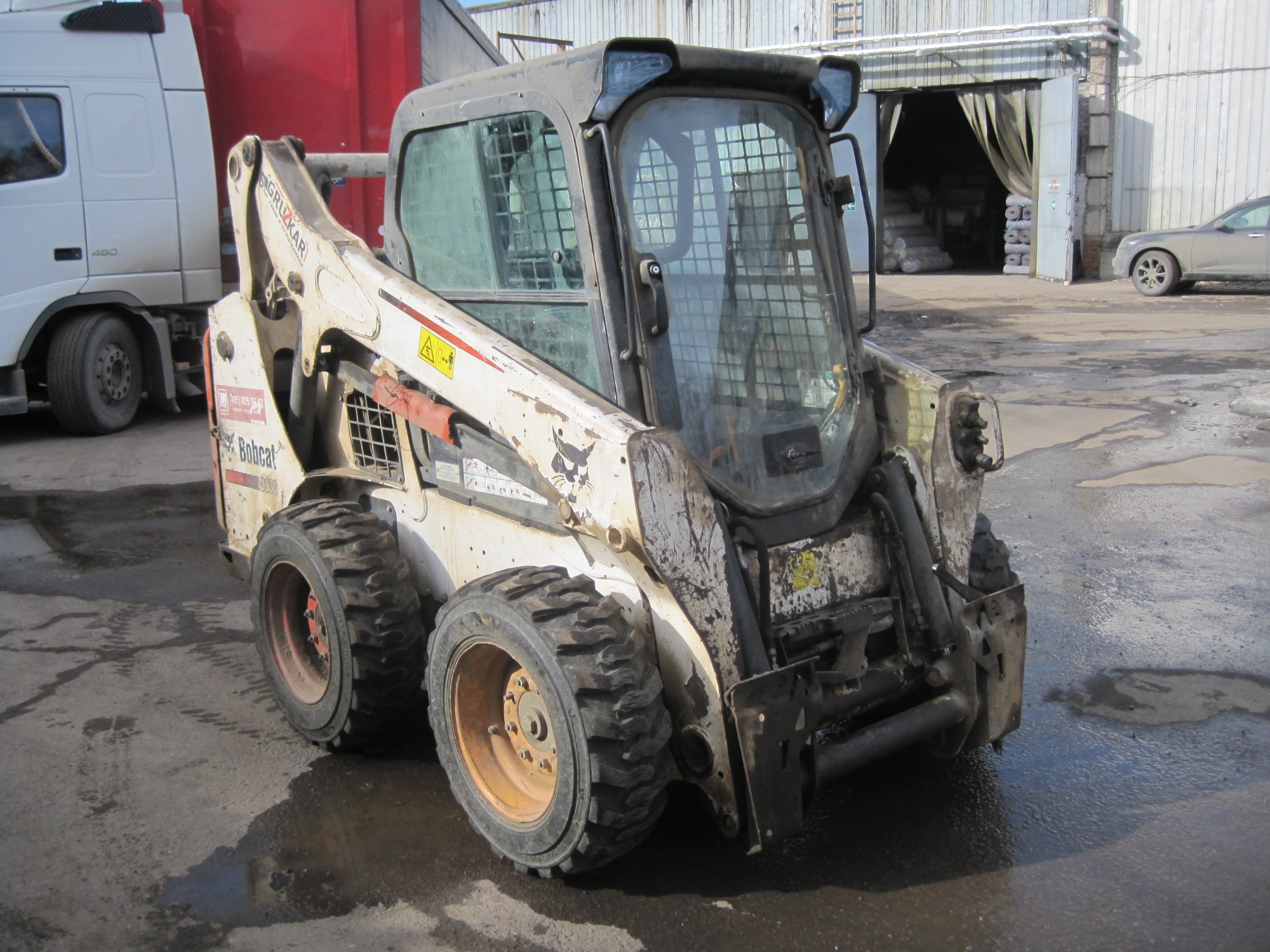 Мини-погрузчик BOBCAT 530 купить в компании Рабочие Машины