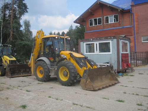 Экскаватор-погрузчик JCB 4CX купить в компании Рабочие Машины