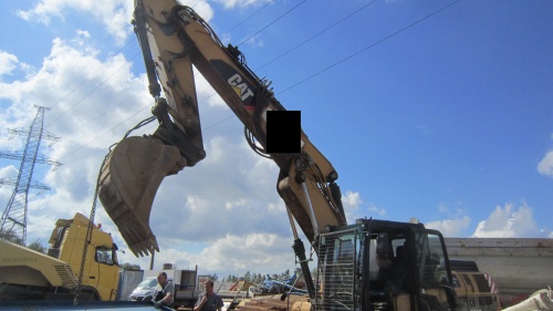 Гусеничный экскаватор CATERPILLAR 323D LN VA купить в компании Рабочие Машины