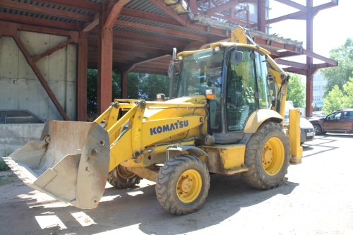 Экскаватор - погрузчик KOMATSU WB93R купить в компании Рабочие Машины