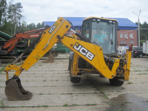 Экскаватор-погрузчик JCB 4CX купить в компании Рабочие Машины