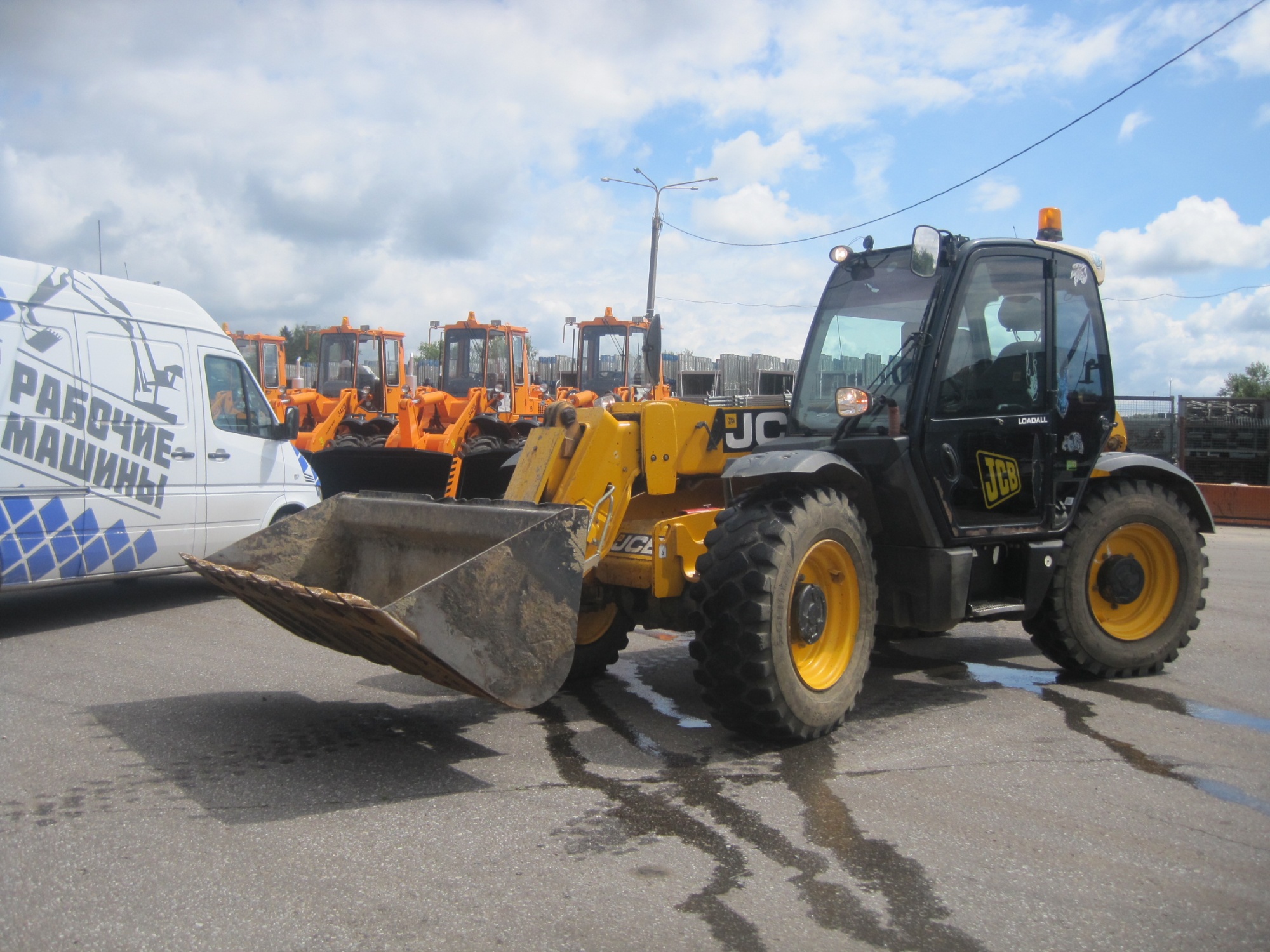Телескопический погрузчик JCB loadall 531-70 2012 года купить в компании Рабочие Машины