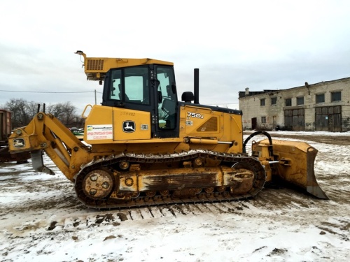 Бульдозер John Deere 750 J купить в компании Рабочие Машины