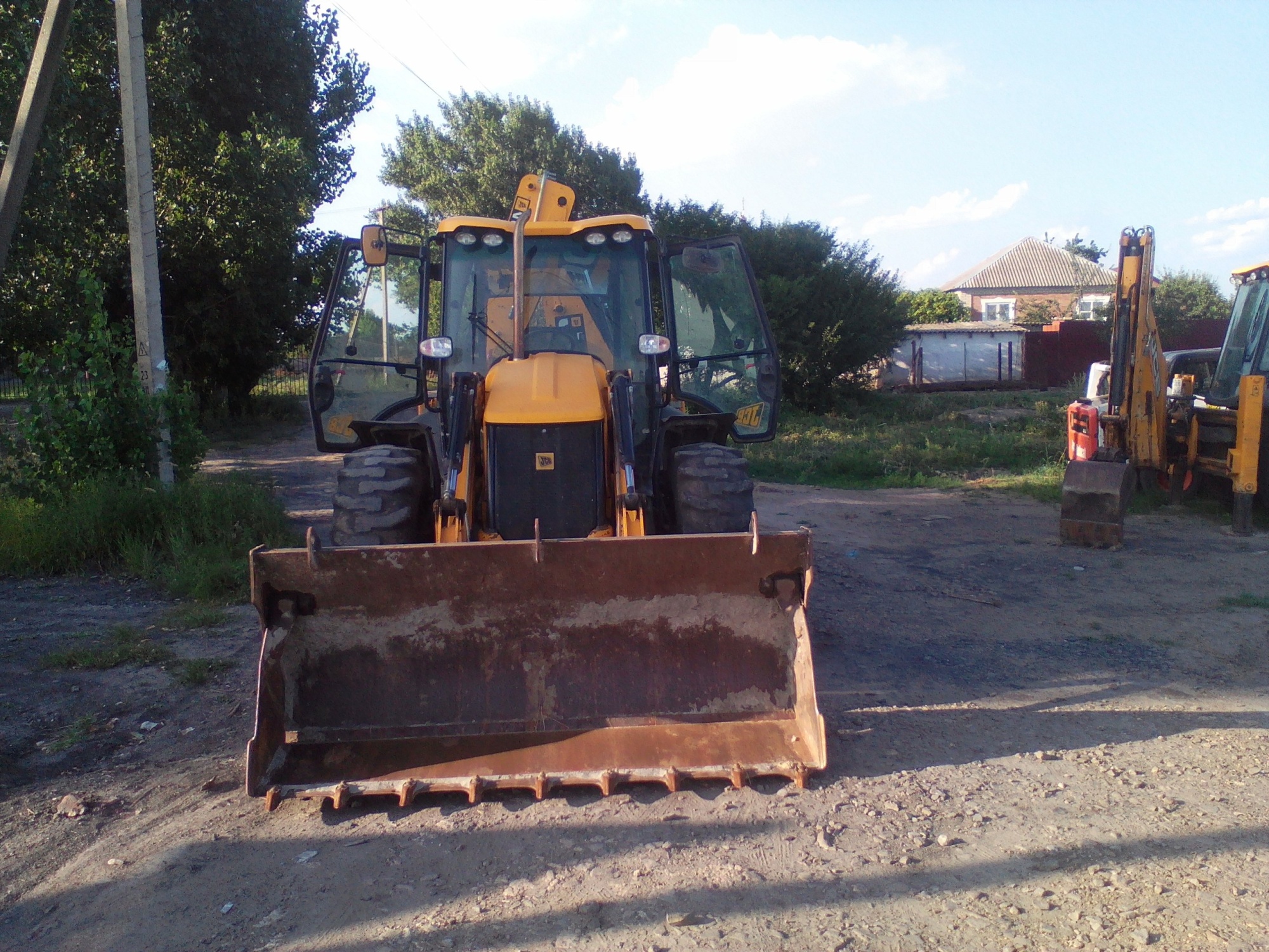 Экскаватор - погрузчик JCB 4CX купить в компании Рабочие Машины