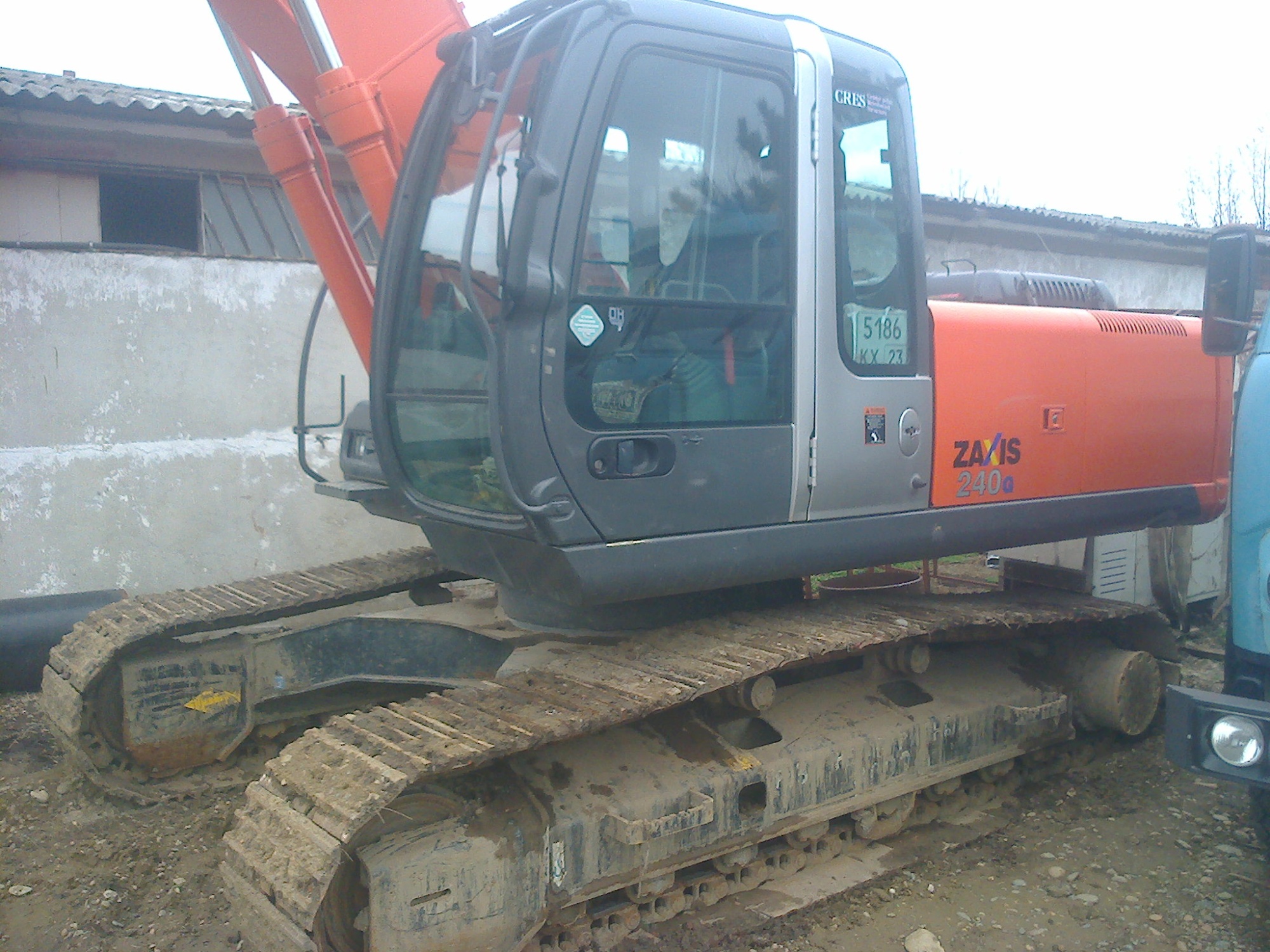 Гусеничный экскаватор HITACHI ZX240-3 купить в компании Рабочие Машины