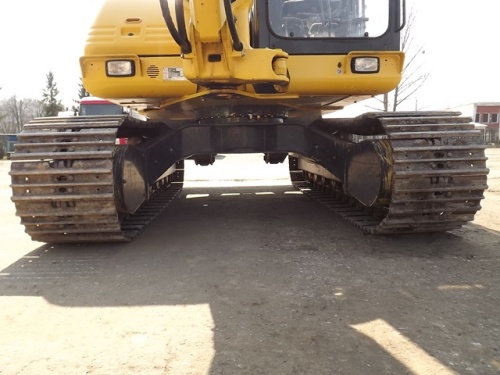 Экскаватор гусеничный Komatsu  PC110R купить в компании Рабочие Машины