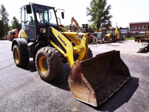 Фронтальный погрузчик Komatsu WA100M-5 купить в компании Рабочие Машины