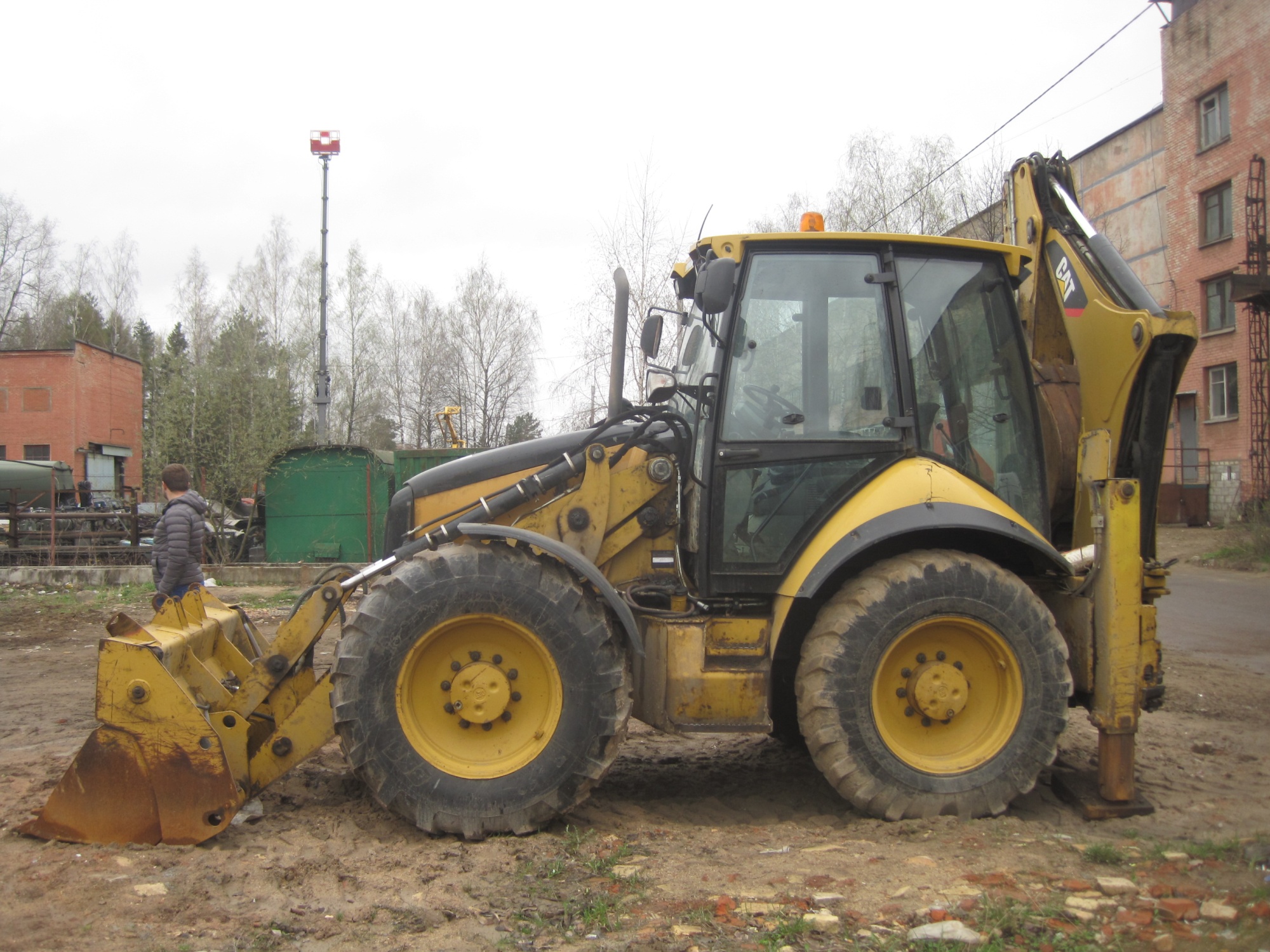Экскаватор-погрузчик CATERPILLAR 434E купить в компании Рабочие Машины