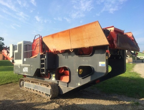 Щековая дробилка Sandvik QJ241 купить в компании Рабочие Машины