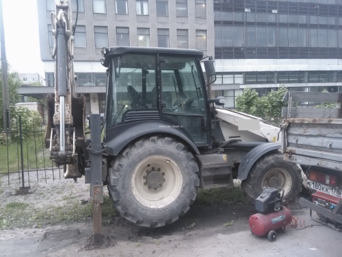 Экскаватор - погрузчик TEREX 860 купить в компании Рабочие Машины