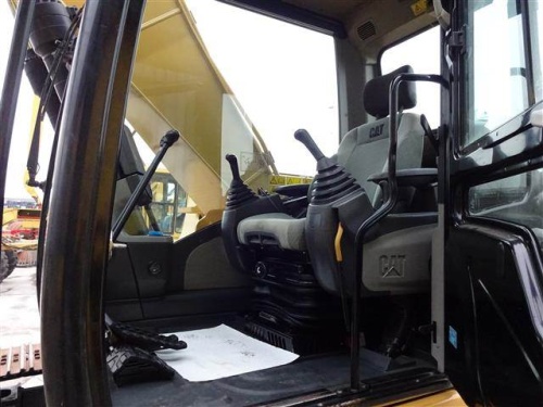 Гусеничный экскаватор CATERPILLAR 320D купить в компании Рабочие Машины